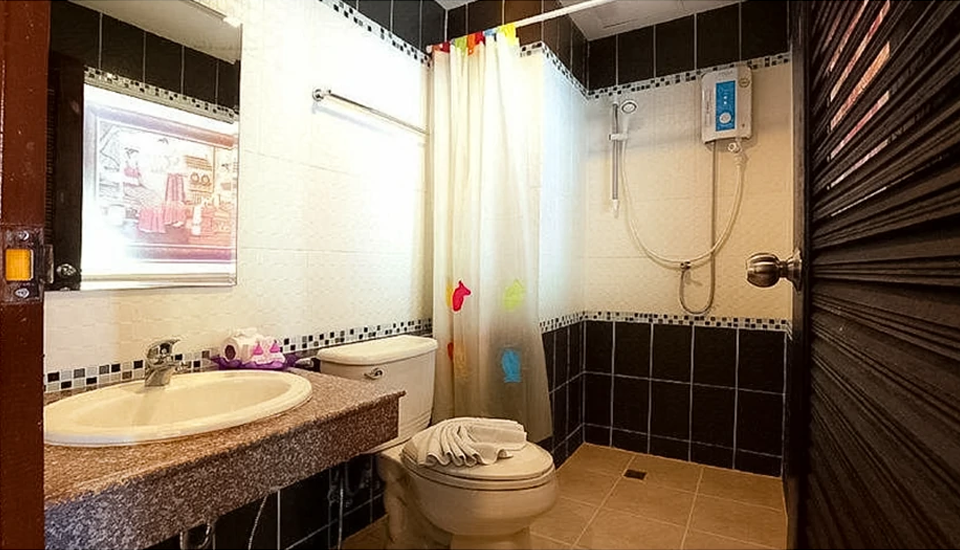 هتل ات هوم بوتیک پوکت